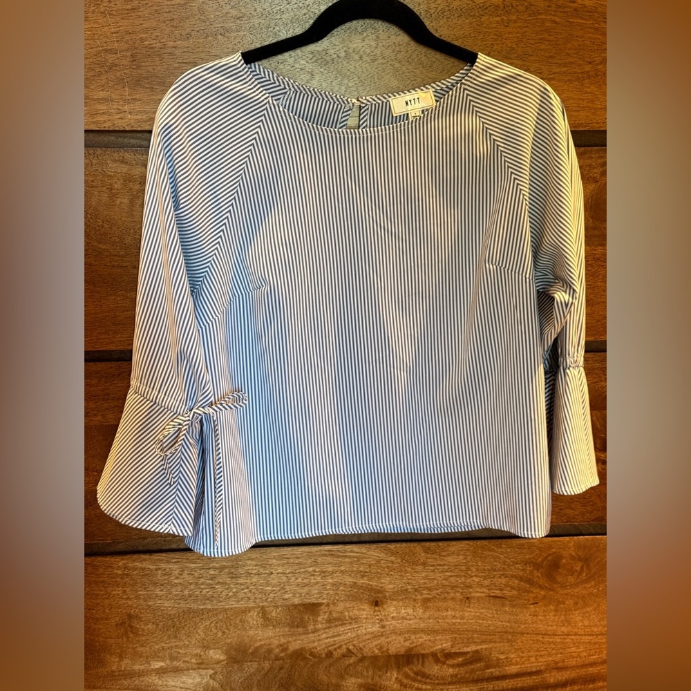 Nytt Seersucker Bell Sleeve Top Size S